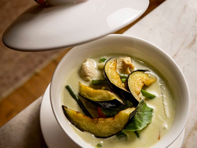 Thiou Restaurant Curry vert au poulet & ses légumes